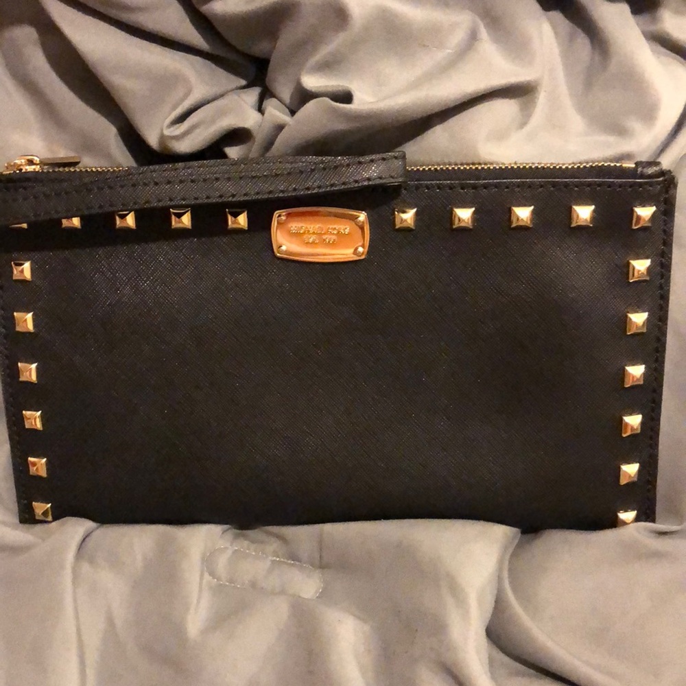 MK wristlet. barely used.